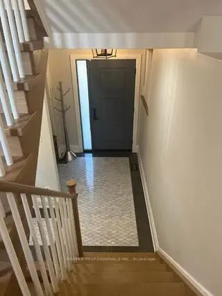 2548 Gill Crescent, Oakville, ON L6H 6R8