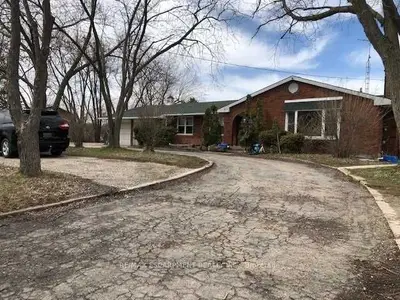 215 Burnhamthorpe Road E, Oakville, ON L6H 7B6