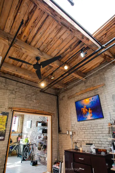347 Sorauren Avenue 123, Toronto W01, ON M6R 2G5