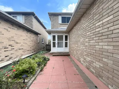 6071 Duford Drive (Upper), Mississauga, ON L5V 1A8