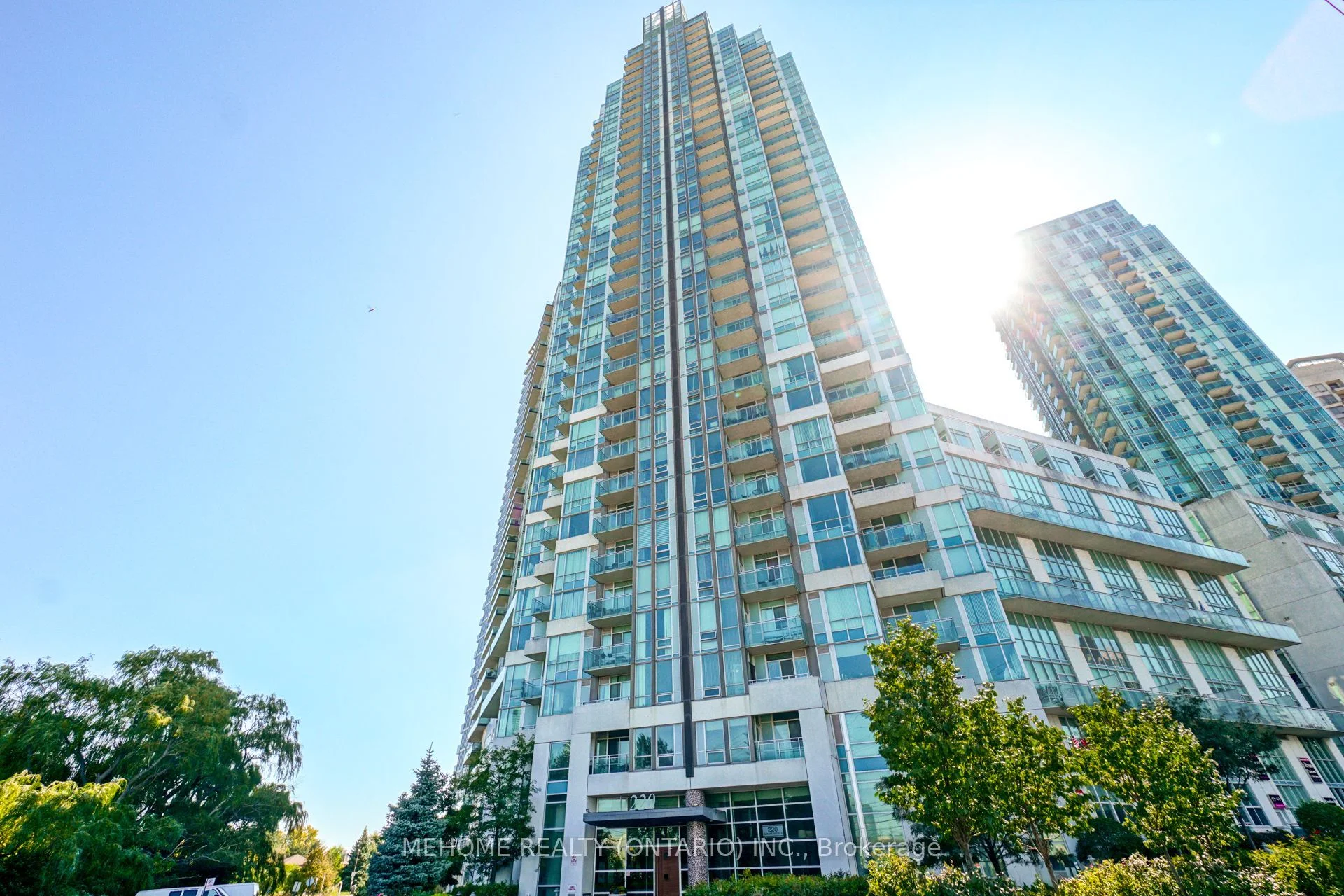 220 Burnhamthorpe Road W 911, Mississauga, ON L5B 4N4
