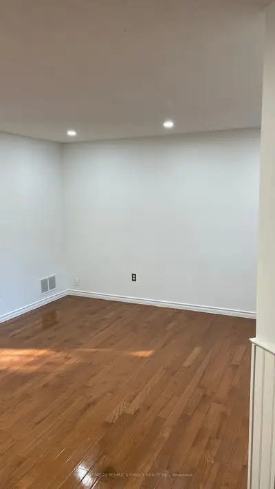 3869 Ponderosa Lane, Mississauga, ON L5N 6W4