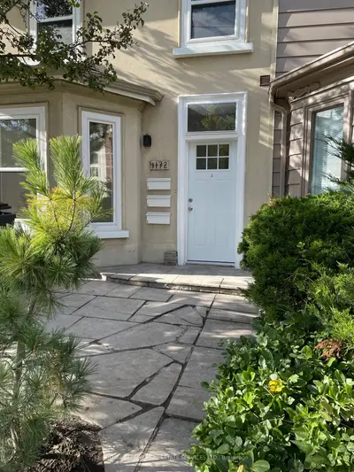 4172 Dundas Street W 3, Toronto W08, On M8x 1x3