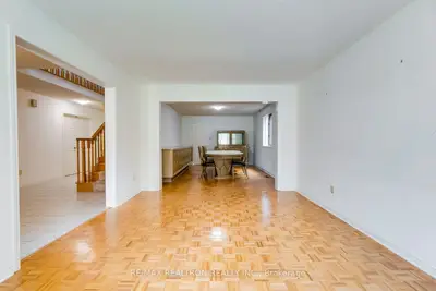 15 Timothy Court, Toronto W09, ON M9P 3T8