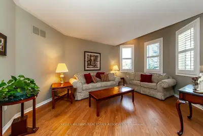 33 May Street, Halton Hills, ON L7G 5W2