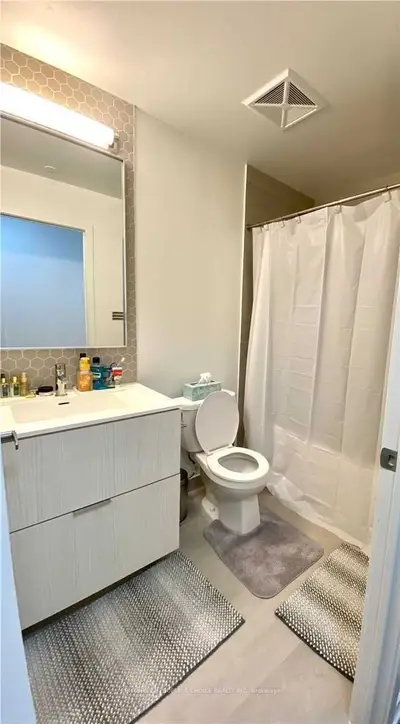 2520 Eglinton Avenue W 1810, Mississauga, ON L5M 0Y4
