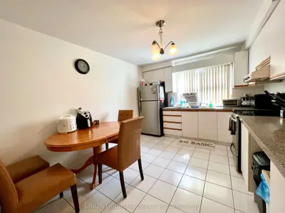 129 Scarlett Road 3, Toronto W03, ON M6N 4K6