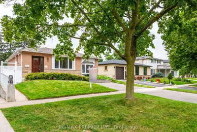 1997 TRUSCOTT Drive, Mississauga, ON L5J 2A4