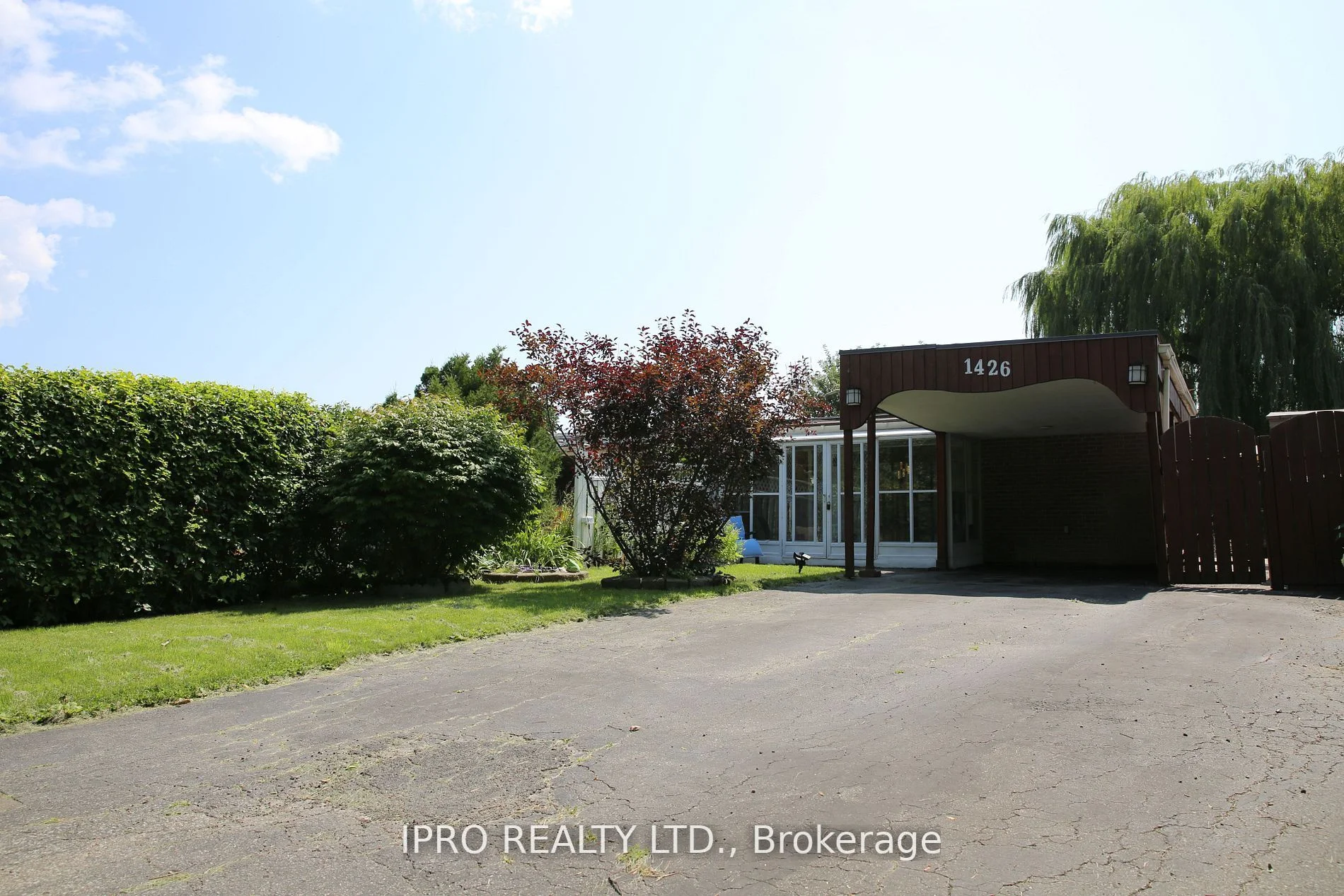 1426 Seaview Drive, Mississauga, On L5j 1x5