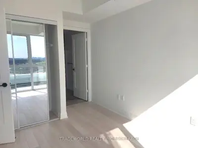 50 George Butchart Drive 813, Toronto W05, ON M3K 0C9