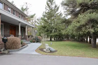 2280 Courrier Lane, Mississauga, ON L5C 3J9