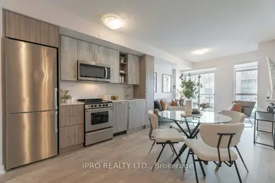 251 Manitoba Street 306, Toronto W06, ON M8Y 4G9