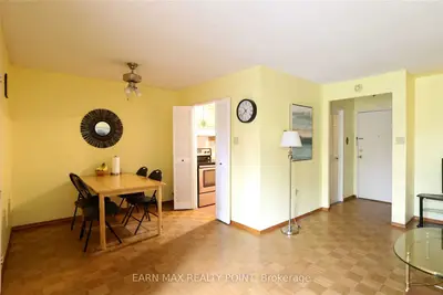 1624 Bloor Street 30, Mississauga, On L4x 2s2