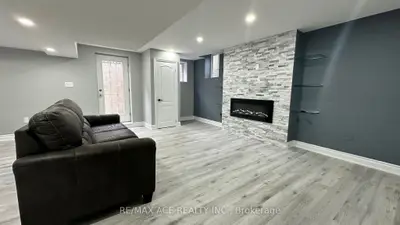 2169 Hillmount Drive BSMNT, Oakville, ON L6M 0H9