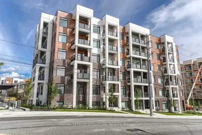 160 Canon Jackson Drive 609, Toronto W04, On M6m 0b6