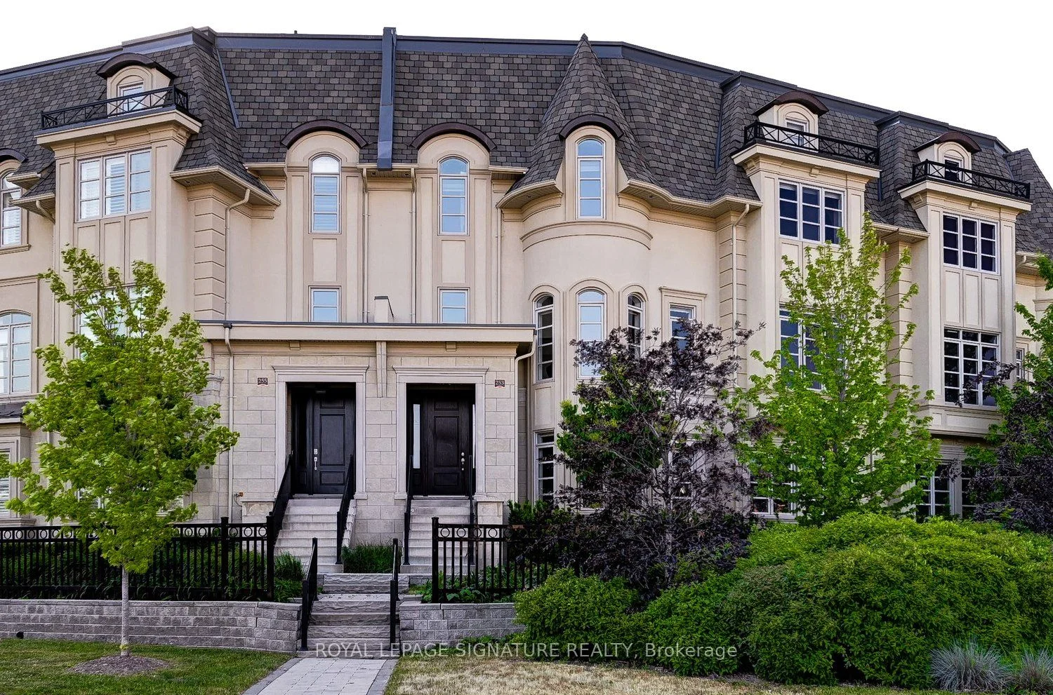 253 Rebecca Street, Oakville, On L6k 0g9