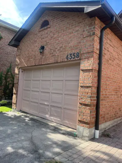 4358 Bacchus Crescent, Mississauga, ON L4W 2Y3