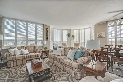1903 PILGRIMS Way 604, Oakville, ON L6M 2X1