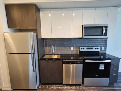 #724 859 The Queensway, Toronto W07, ON, M8Z 1N8