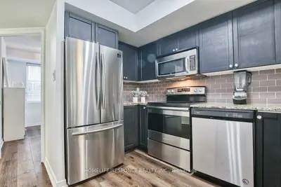35 Elsie Lane 149, Toronto W02, ON M6P 3N3