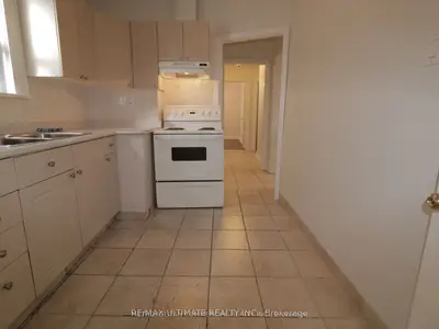 2334 Dufferin Street Main, Toronto W03, ON M6E 3S4