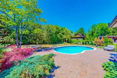 1401 Bunsden Avenue, Mississauga, On L5h 2b3