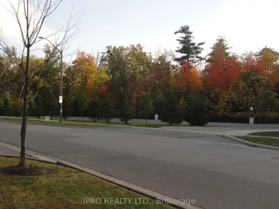 5585 Oscar Peterson Boulevard 6, Mississauga, ON L5M 0T2