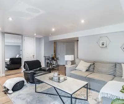 31 Gracefield Avenue Lower, Toronto W04, ON M6L 1L2