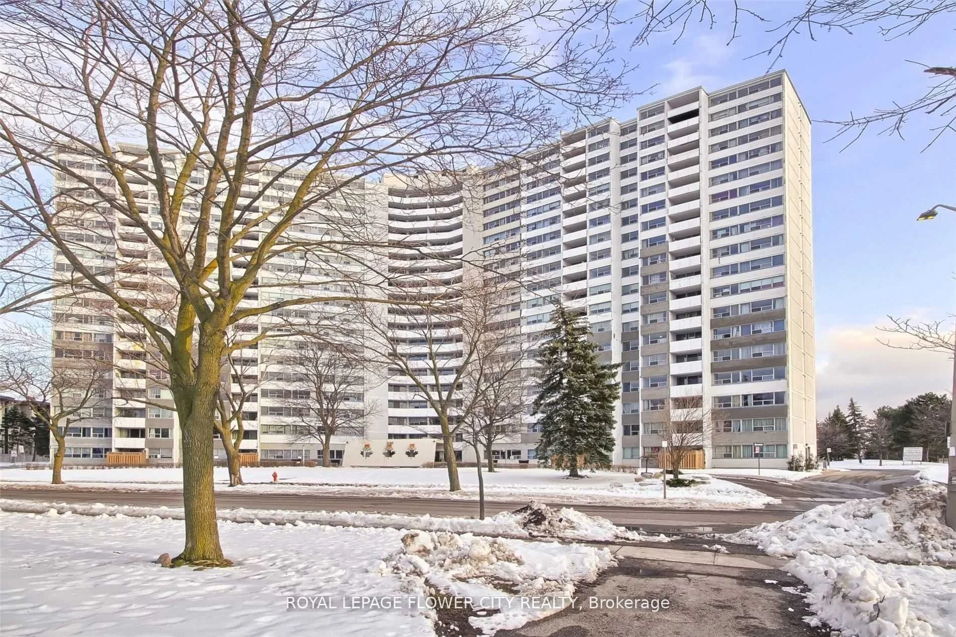 530 Lolita Gardens 1707, Mississauga, On L5a 3t2