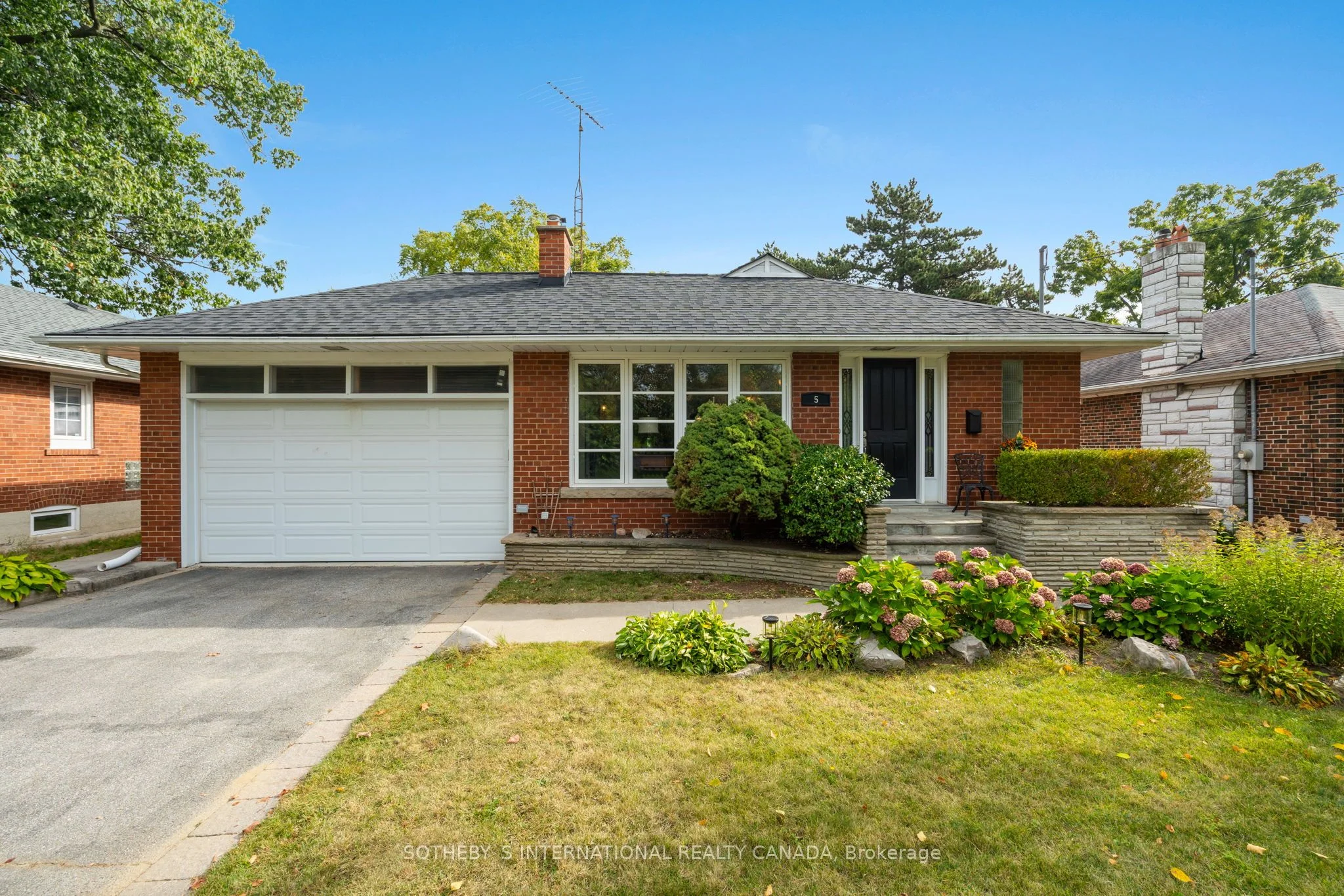 5 Sevenoaks Avenue, Toronto W07, ON M8Z 3P6