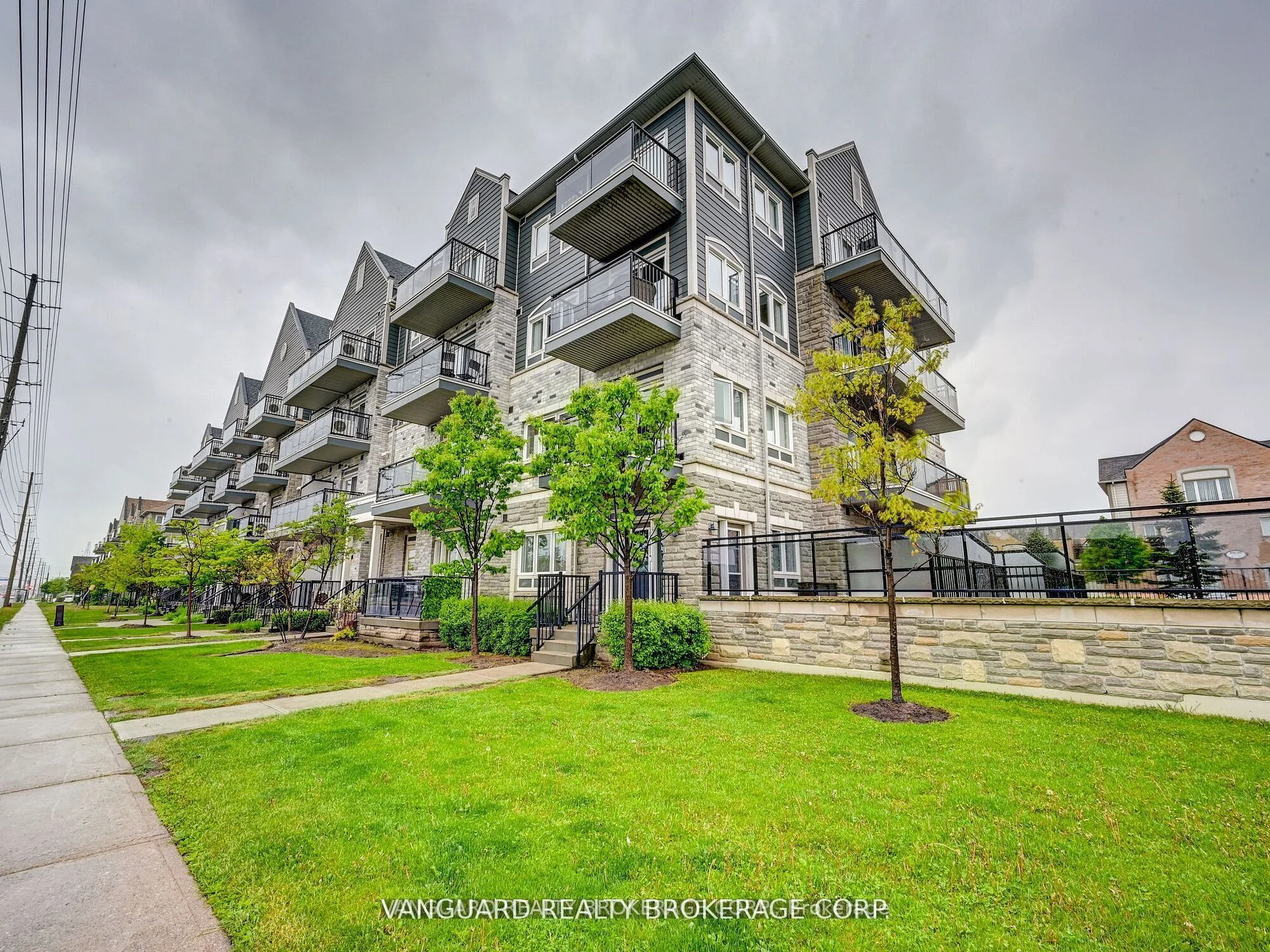 5150 Winston Churchill Boulevard 311, Mississauga, ON L5M 0P1