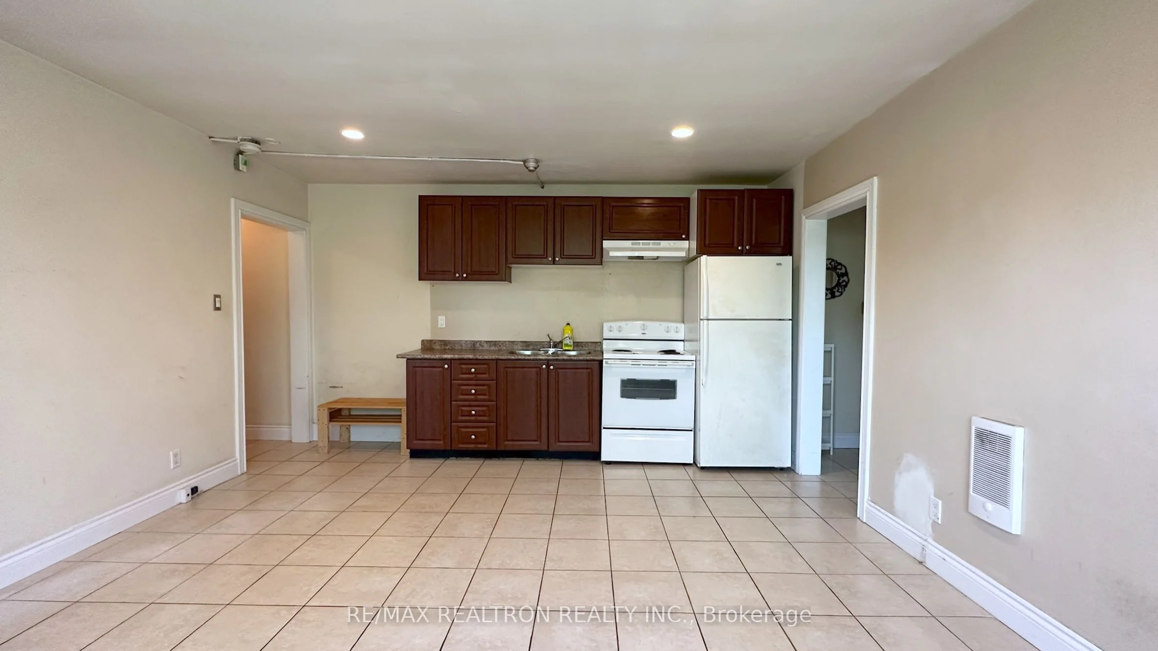 3430 Lake Shore Boulevard 4, Toronto W06, ON M8W 1N3