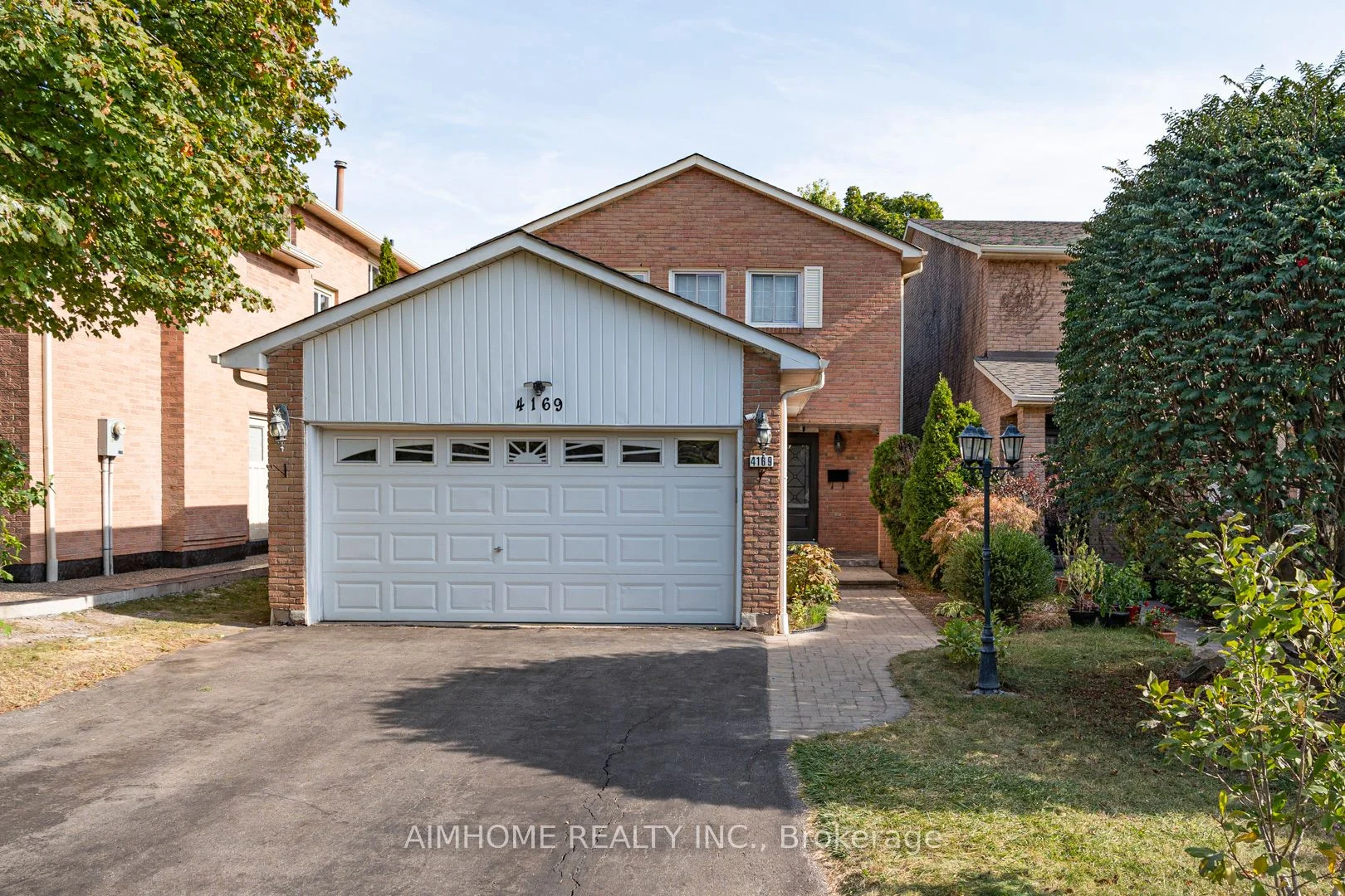 4169 Trapper Crescent E, Mississauga, ON L5L 3A7
