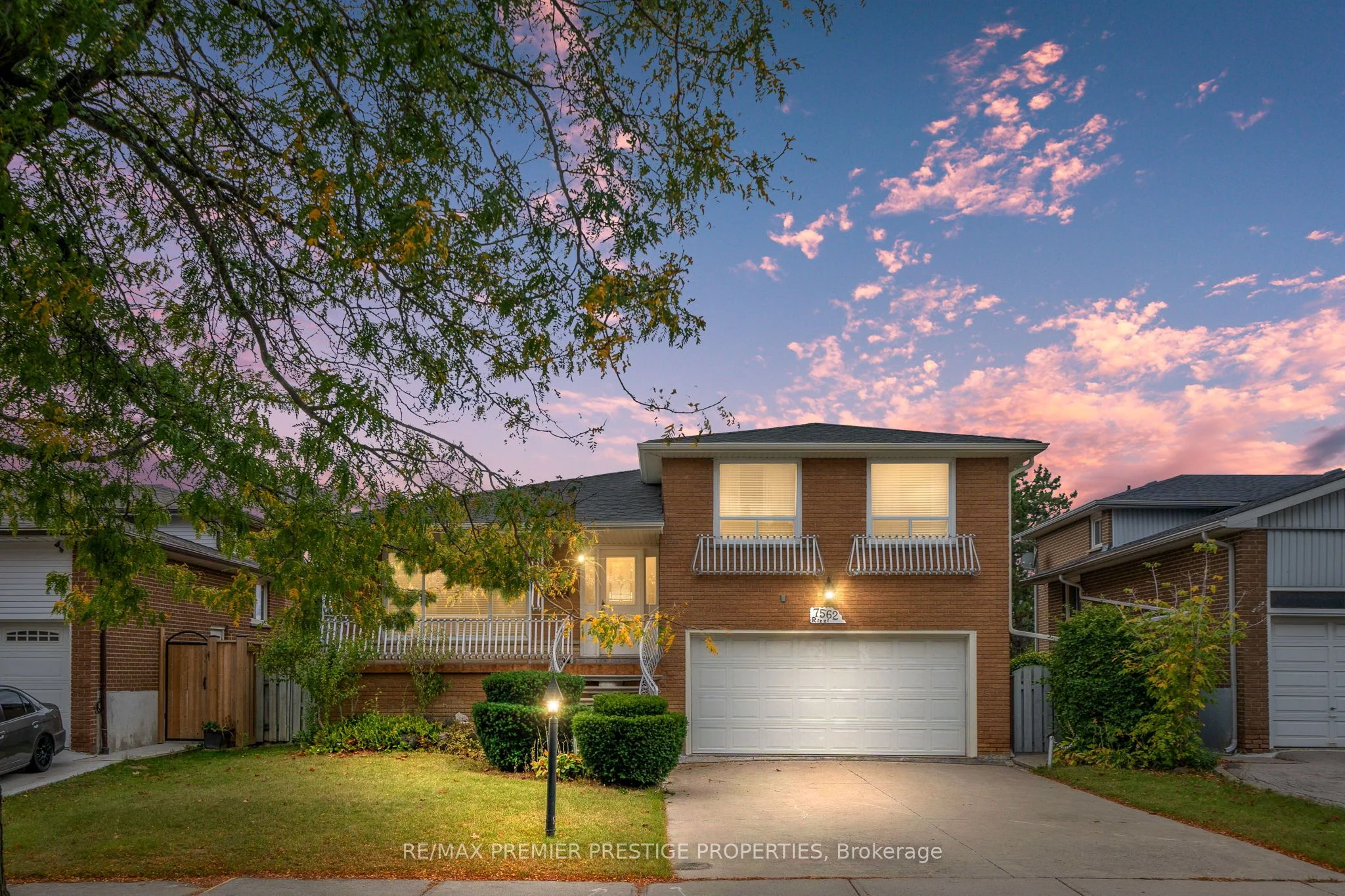 7562 Middleshire Drive, Mississauga, ON L4T 3S2