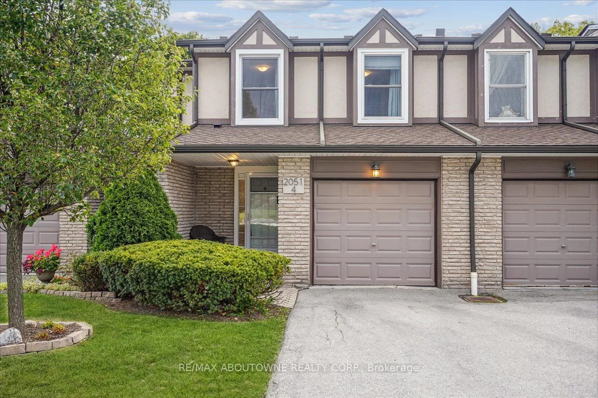 2051 AMHERST HEIGHTS Court 4, Burlington, ON L7R 3R2