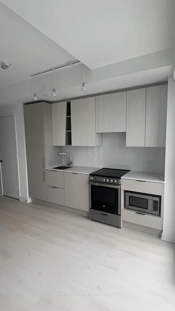 3900 Confederation Parkway 2809, Mississauga, On L5b 0m3