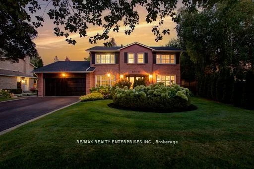 2016 Shannon Drive, Mississauga, ON L5H 3W3