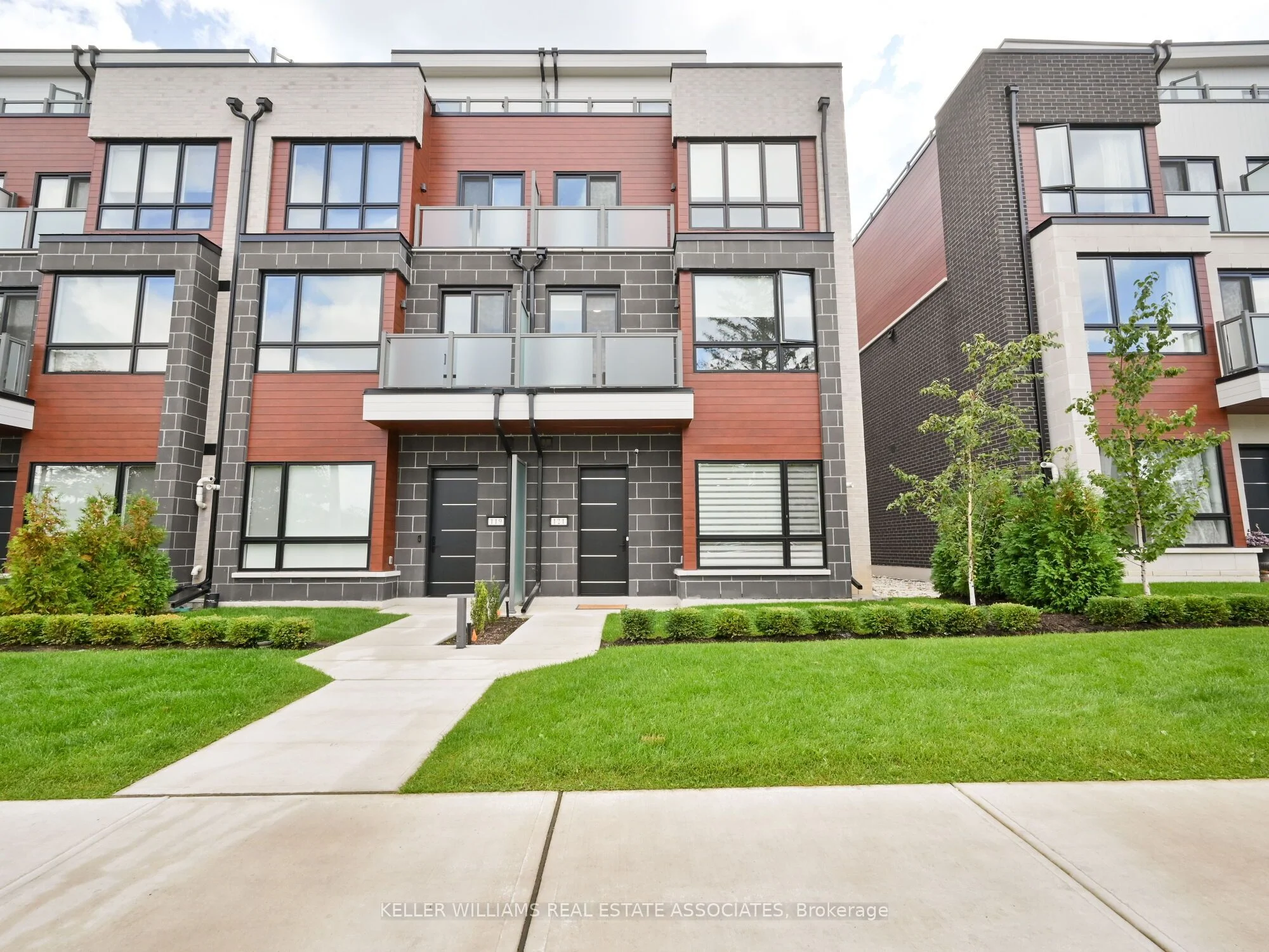 121 High Street W Room 1, Mississauga, ON L5G 1K4