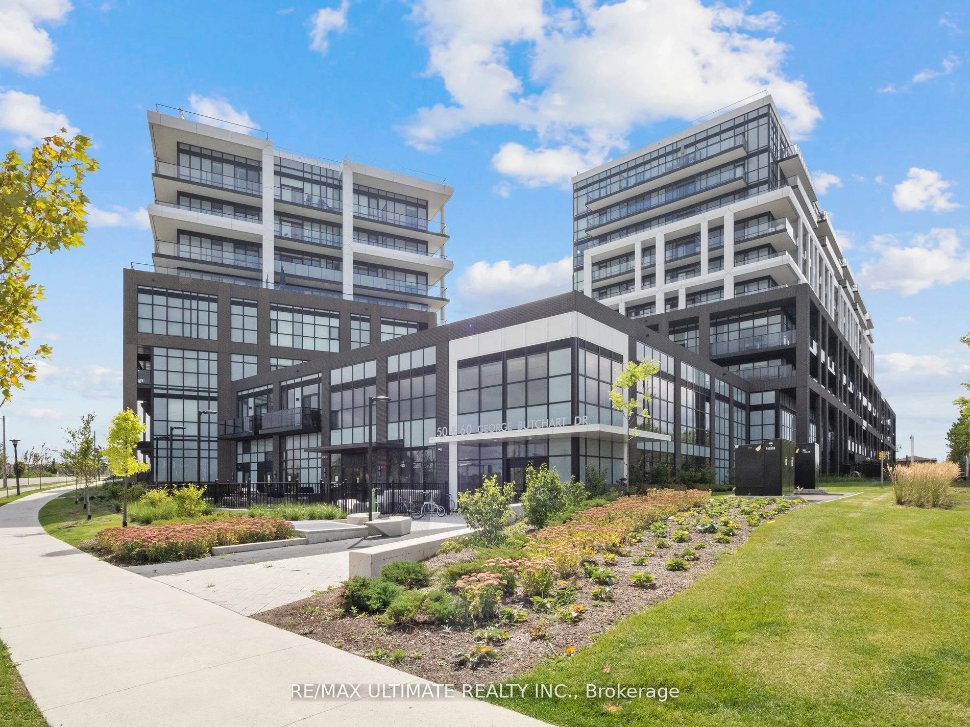 50 George Butchart Drive 323, Toronto W05, On M3k 0c9