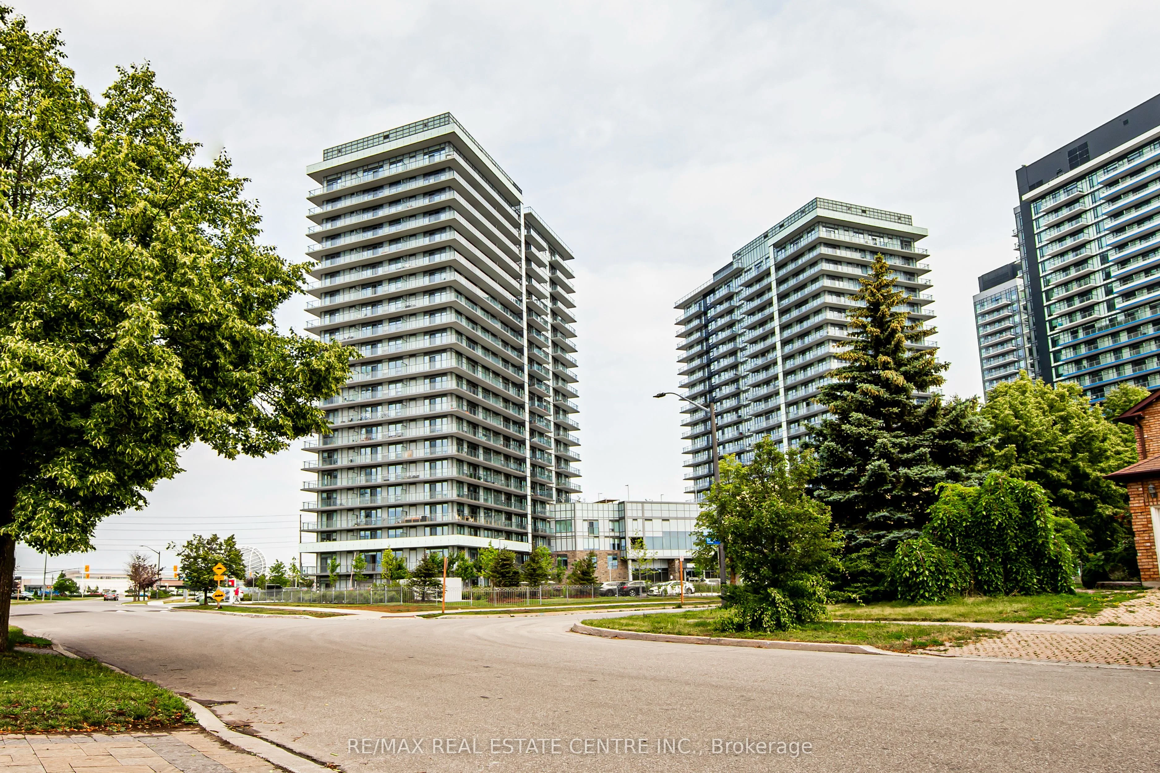 4655 Metcalfe Avenue 2106, Mississauga, ON L5M 0Z7