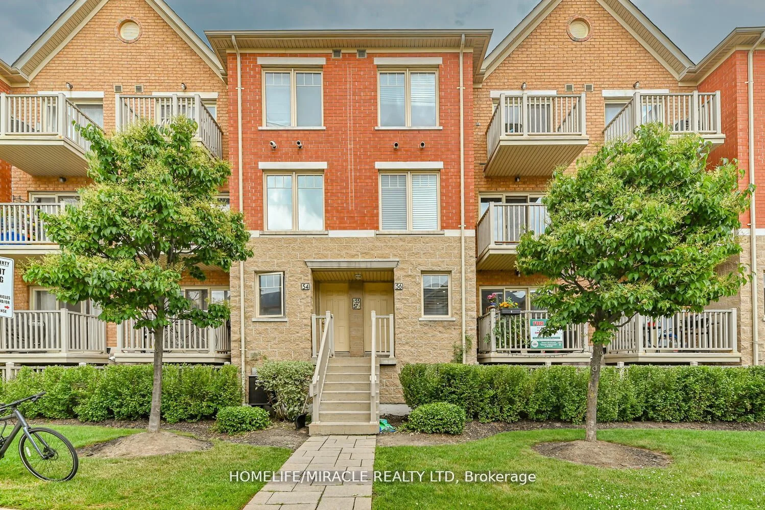 5050 Intrepid Drive W 56, Mississauga, ON L5M 0E8