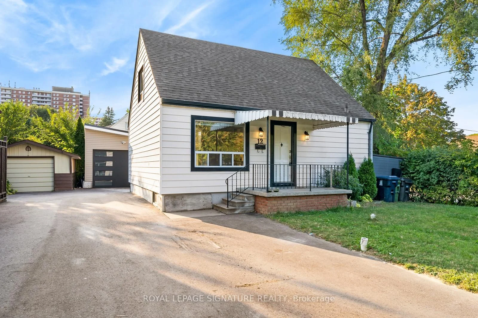 12 Chiswick Avenue Main, Toronto W04, On M6m 4t6