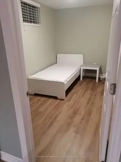 3200 Moonee Road Ground, Mississauga, ON L5L 1S4