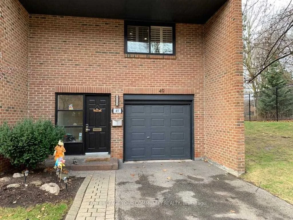 20 Mineola Road E 49, Mississauga, ON L5G 4N9