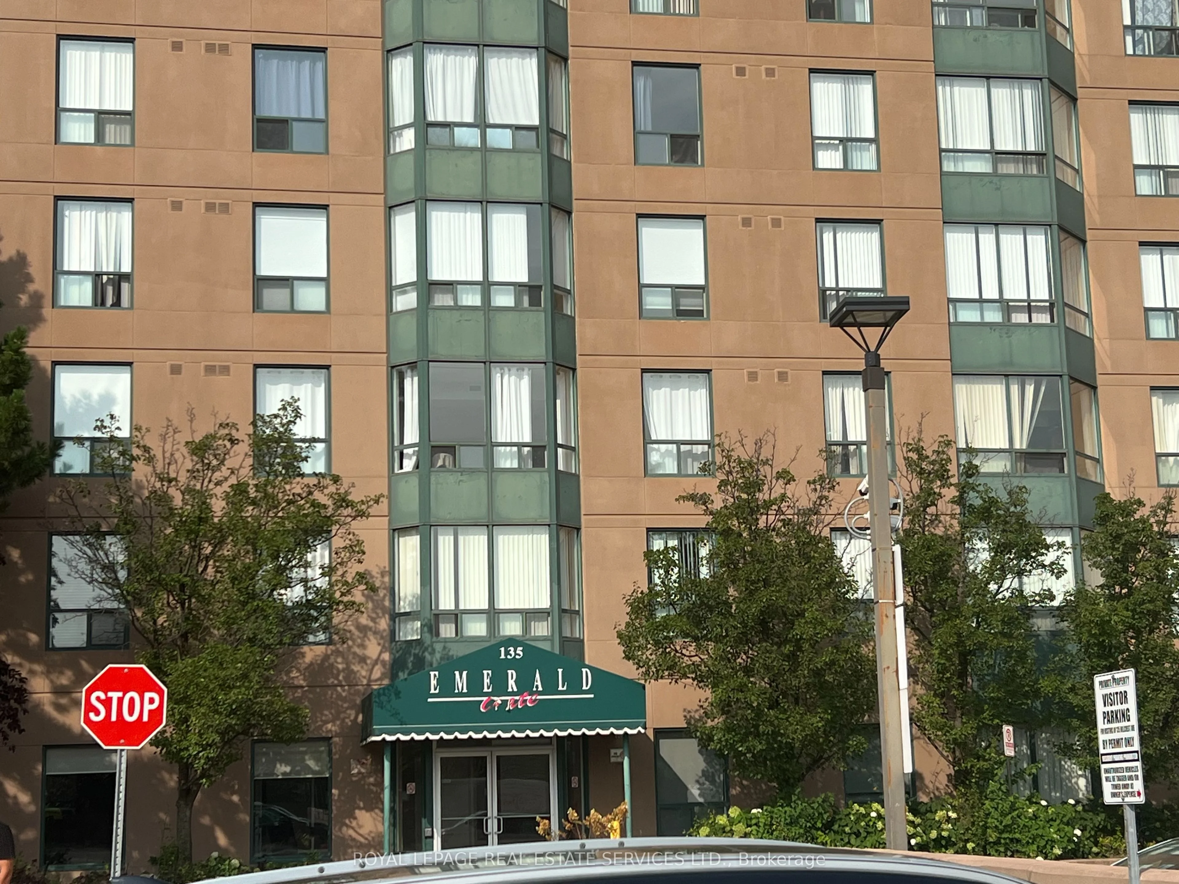 135 Hillcrest Avenue 1703, Mississauga, ON L5B 4B1