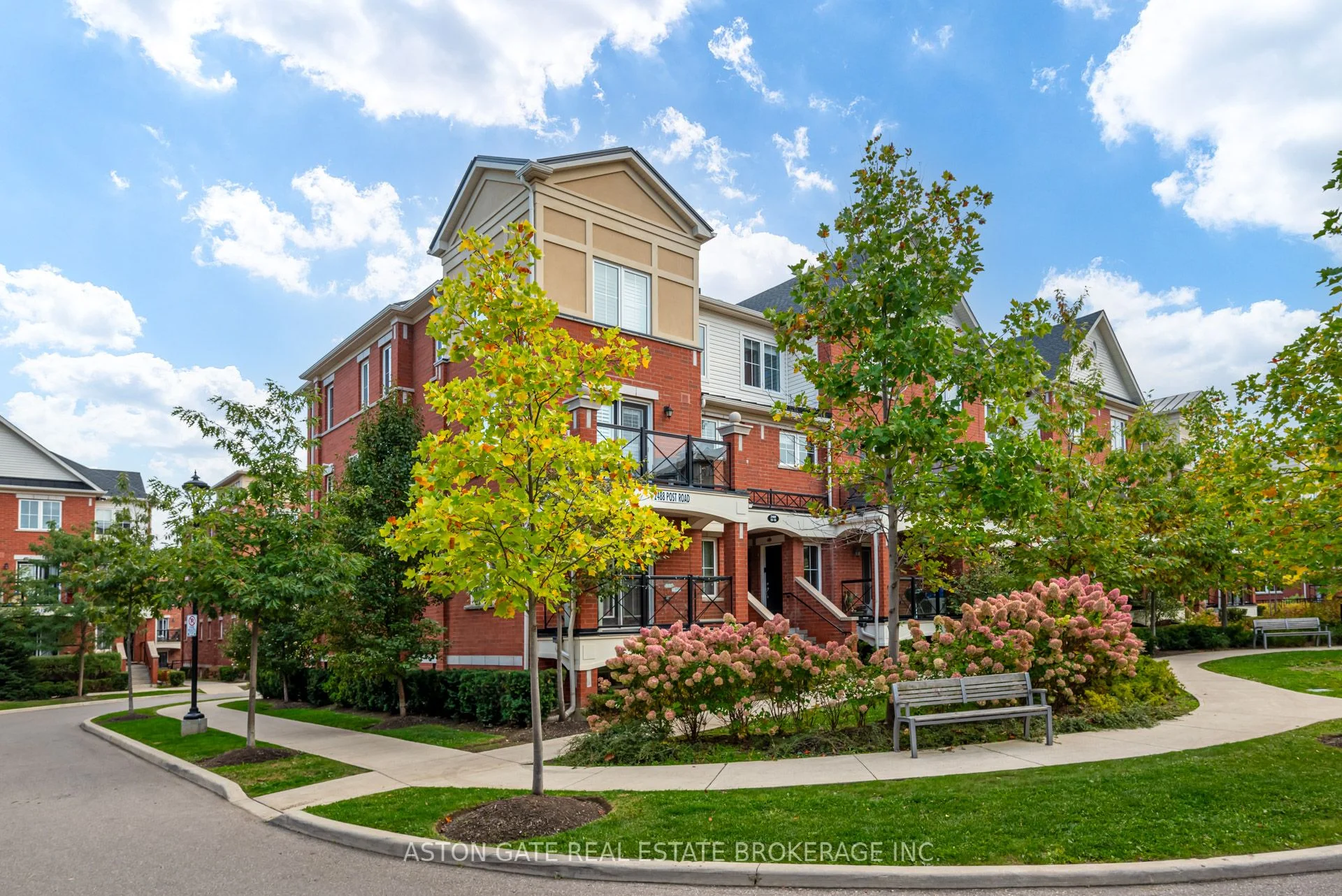 2488 Post Road 14, Oakville, On L6h 0k1