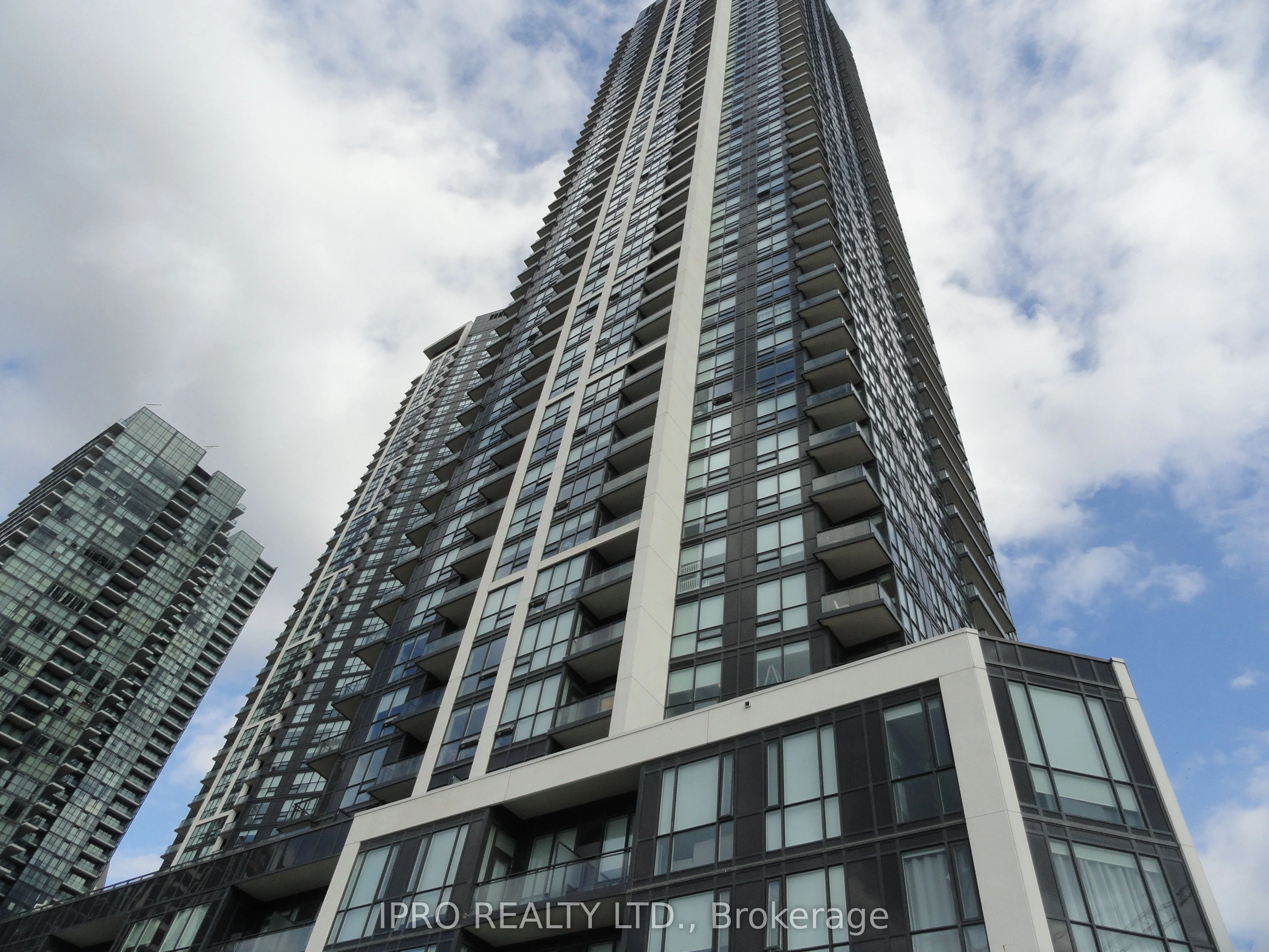 4011 Brickstone Mews 2306, Mississauga, ON L5B 0J7
