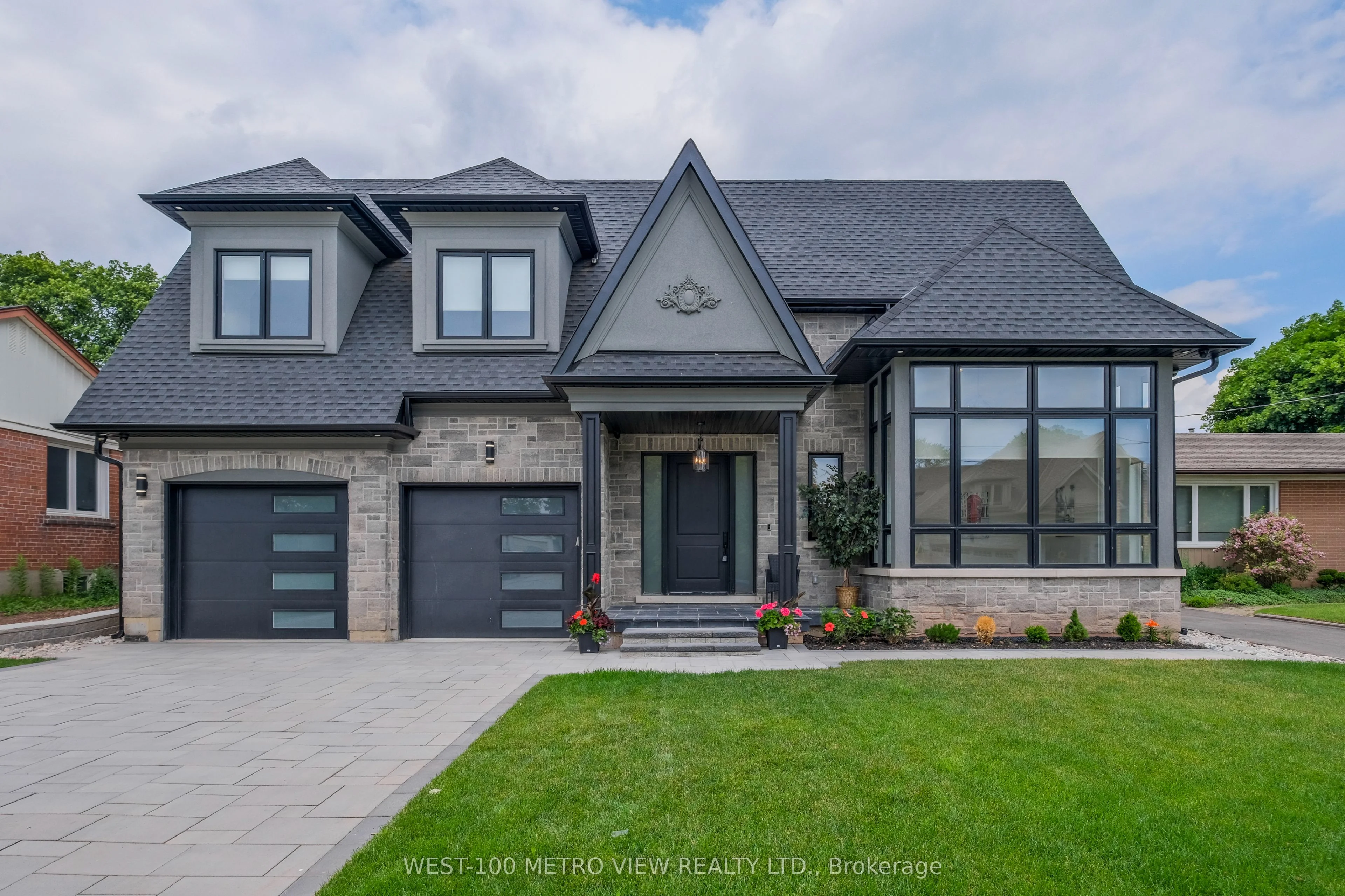 1345 Sheldon Avenue, Oakville, On L6l 2p9