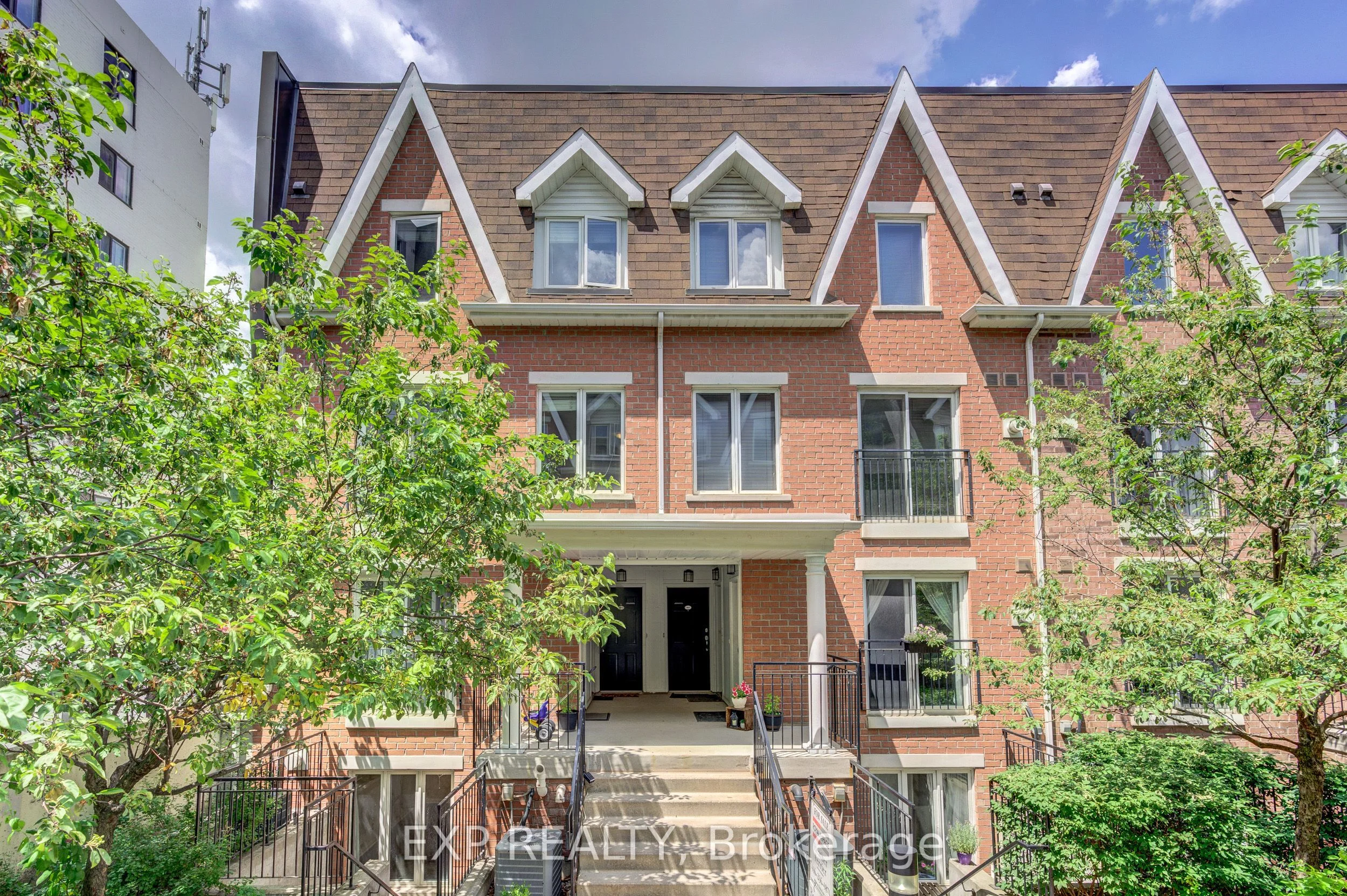 18 Laidlaw Street 1001, Toronto W01, ON M6K 1X2