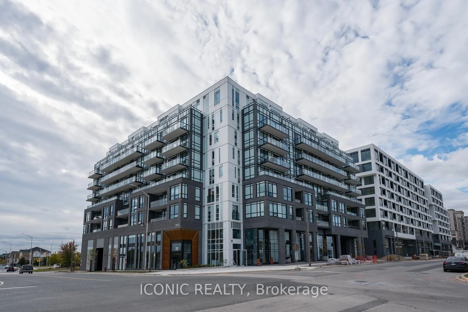 3005 Pine Glen Road 812, Oakville, On L6m 5p5